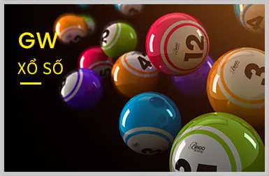 Bàn Poker với các người chơi đang đấu trí